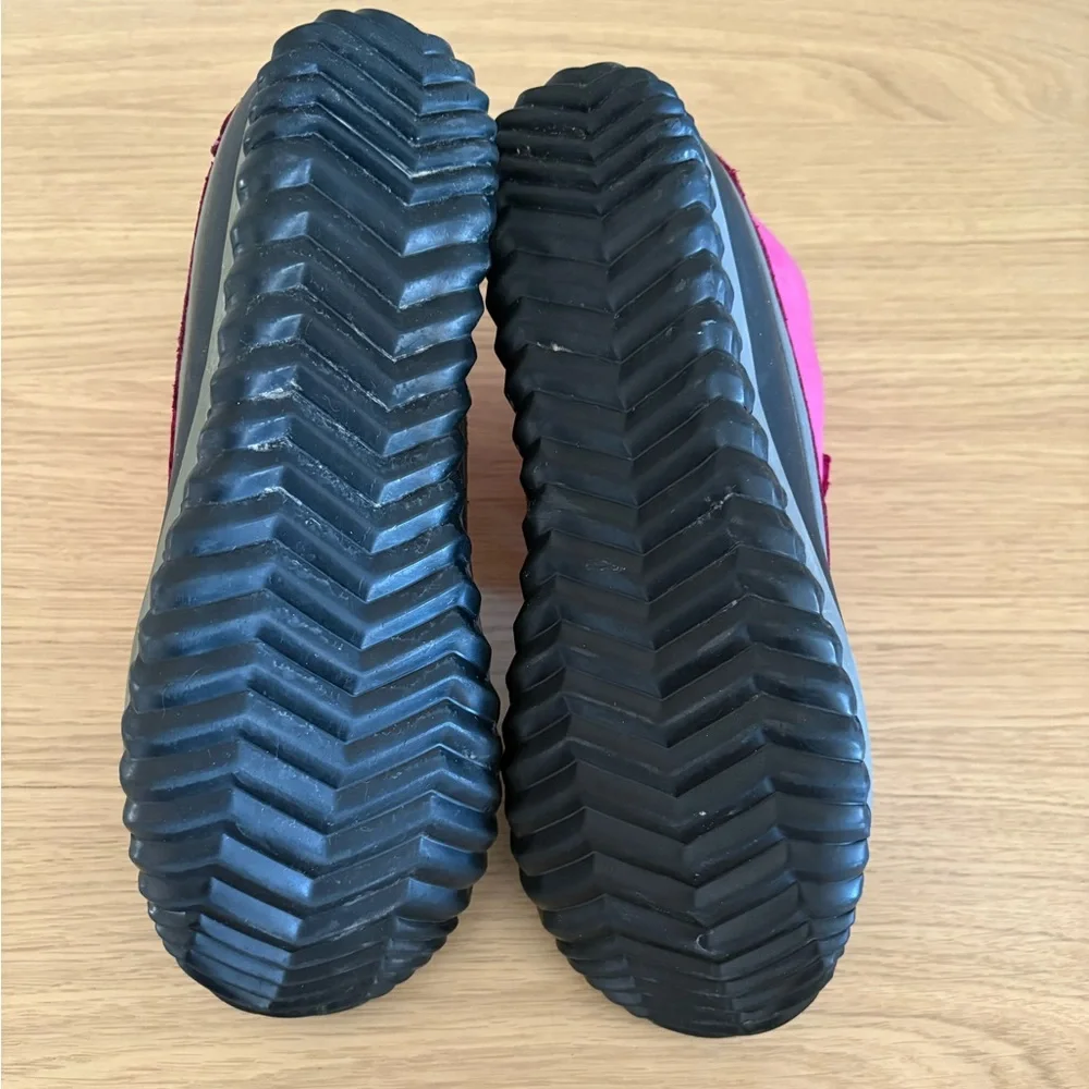 Sorel Out-N-About Hot Pink Black Duck Boots Size 5